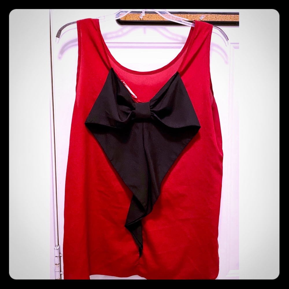 Garnet & black bow tank